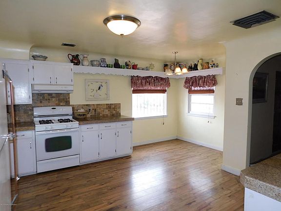 5th image of 413 N Locke Ave