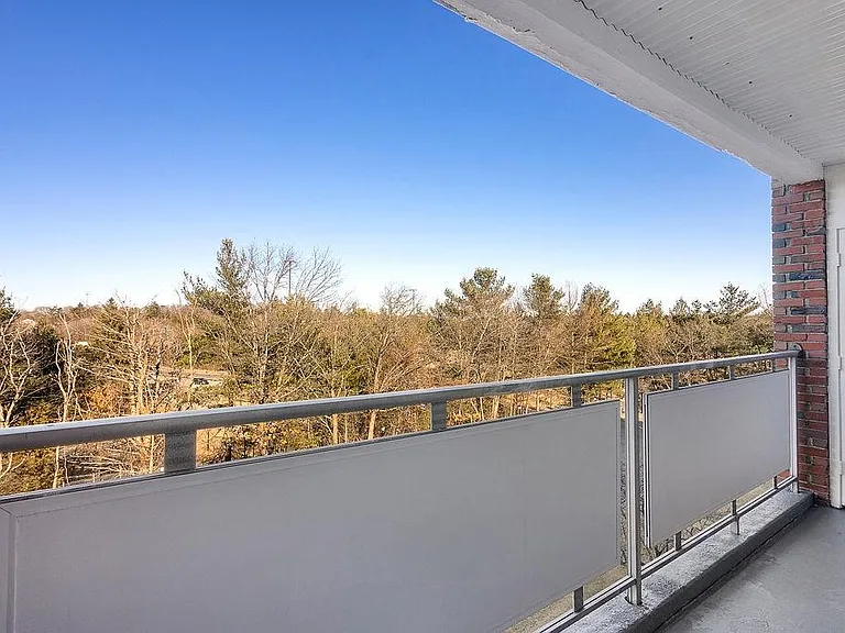 1 Stonehill Dr #4 — Photo 10