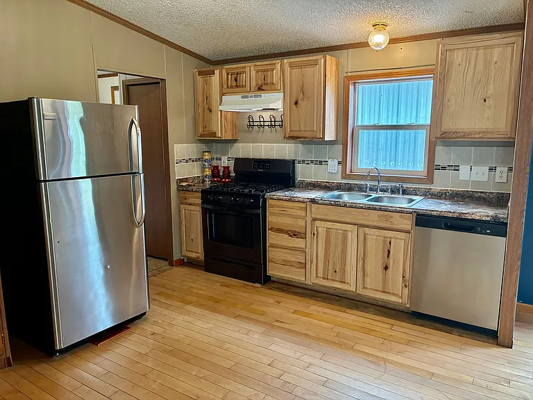 1253 N County Line Rd — Photo 6