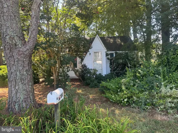 8334 3rd St, Snow Hill, MD 21863