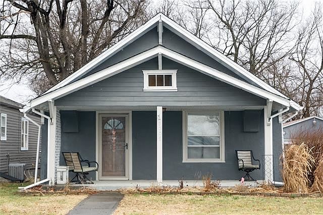 1st image of 3007 S 42nd St