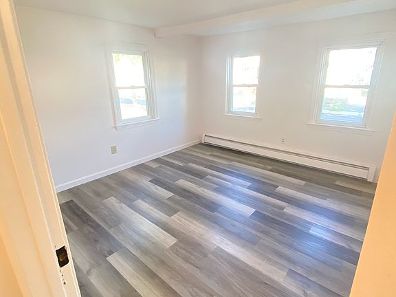 5th image of 156 Chestnut St Floor 1