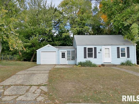 3rd image of 110 W McClure Ave