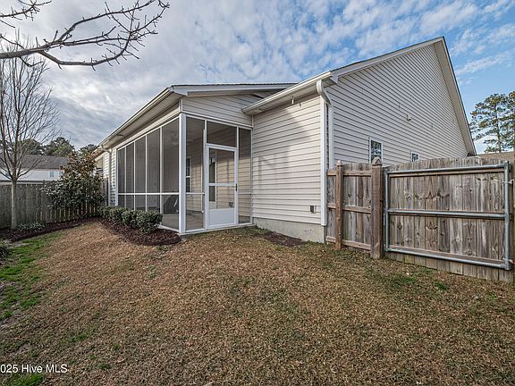 5th image of 1661 Cambria Drive #A