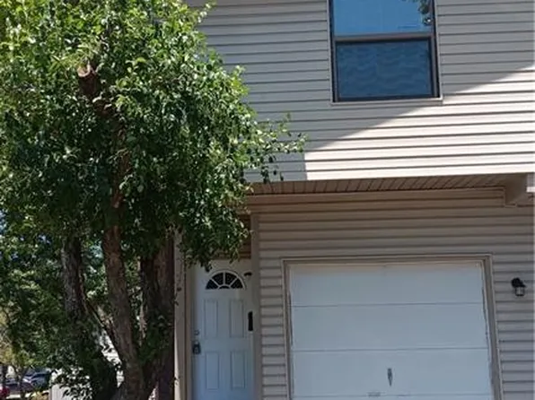 6100 E 127th St, Grandview, MO 64030