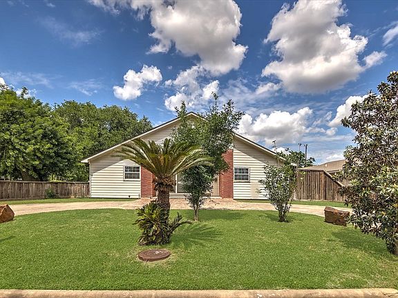3rd image of 6946 Cole Creek Dr