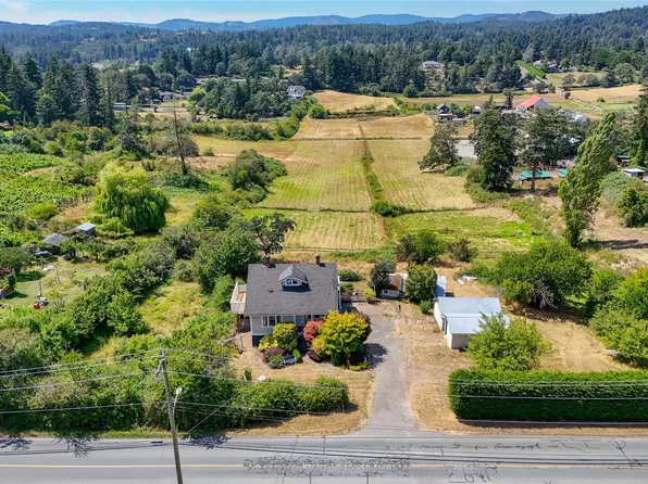 4014 Holland Ave, Saanich, BC V8Z 5K1