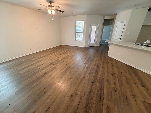 4th image of 616 Florence Way