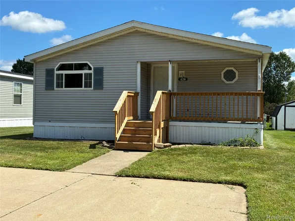420 Hidden Rdg, Morrice, MI 48857