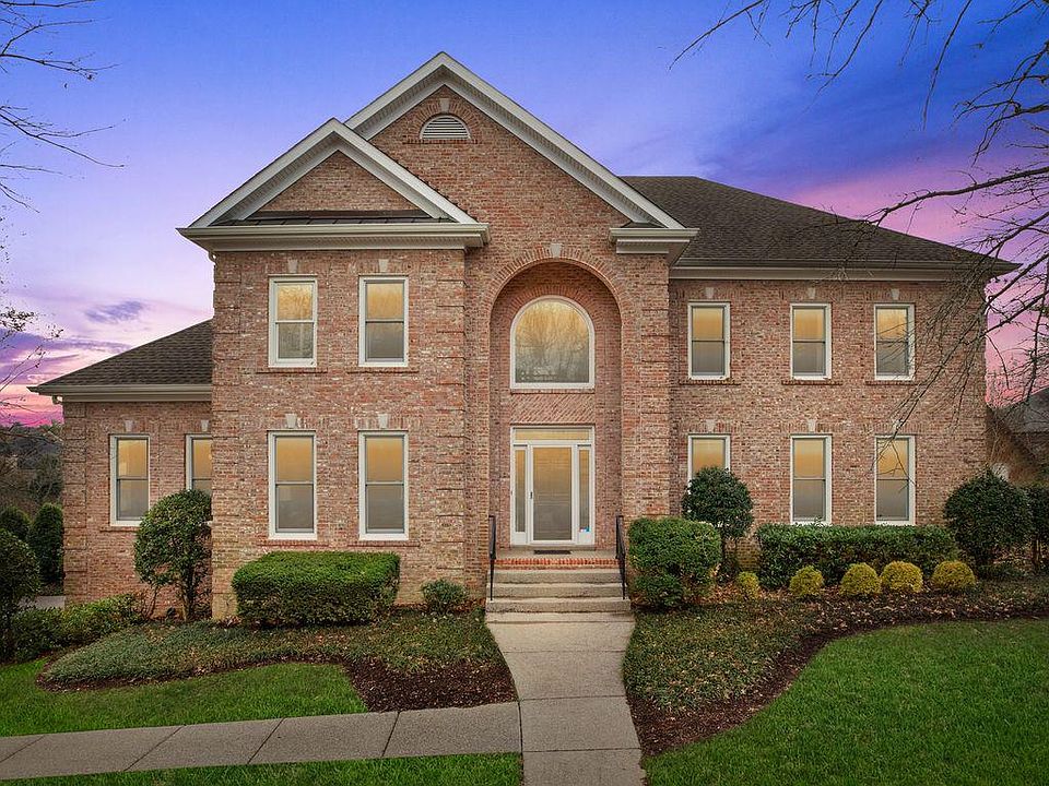 1st image of 3 Warwick Ln