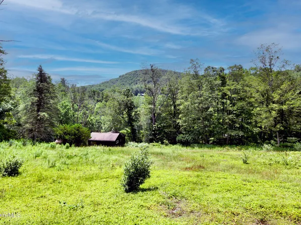 66 Scott Rd, Lanesborough, MA 01237