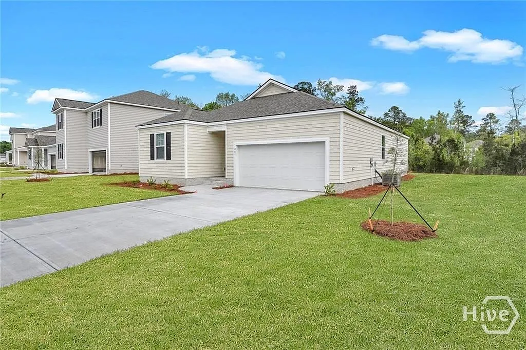 4 bed, 2.0 bath, 1661 sqft, $2,450 — Photo 3