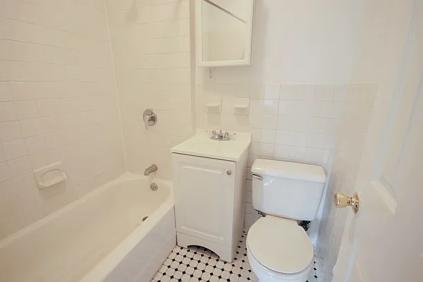 Rented by Highline Residential | media 7