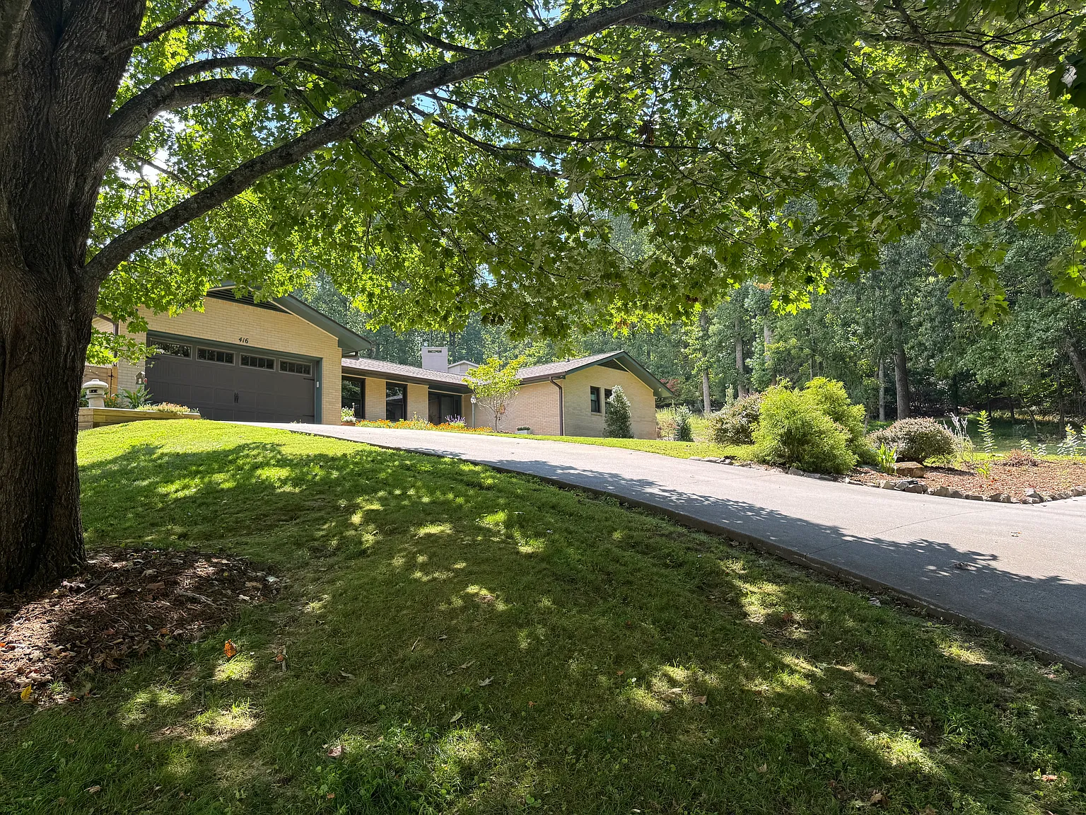 3 bed, 2.5 bath, 2246 sqft, $3,250 — Photo 2