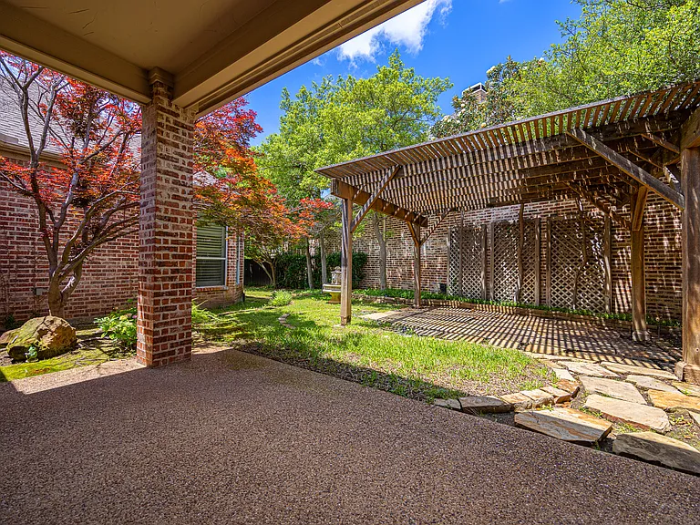 5619 Miramar Dr — Photo 20