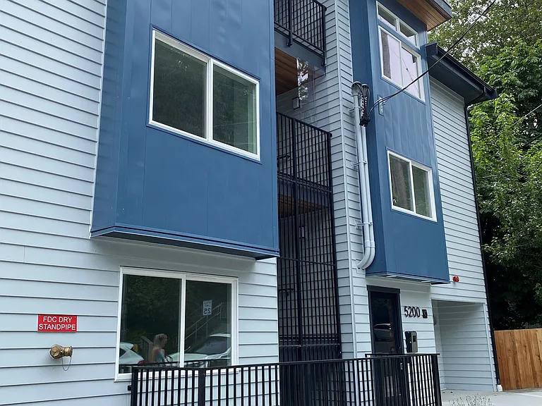 5200 22nd Ave NE #301 — Photo 9