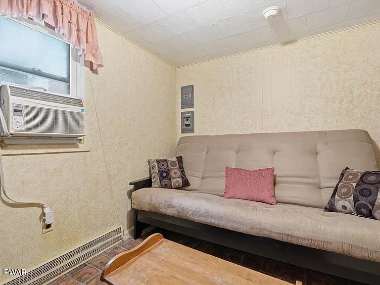 107 Apple Dr — Photo 10
