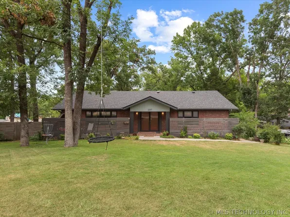 2207 Skyline Dr, Bartlesville, OK 74006