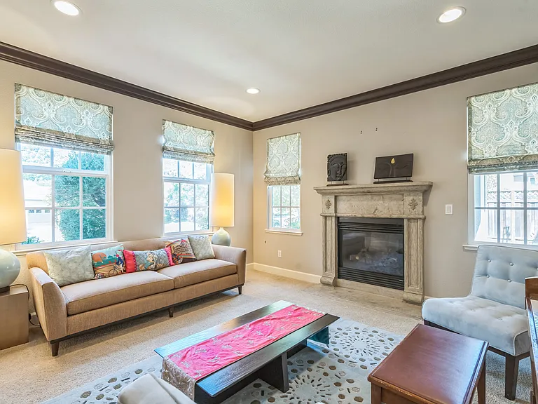 152 Laurelwood Dr — Photo 8
