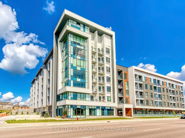 95 Dundas St W, Oakville, ON
