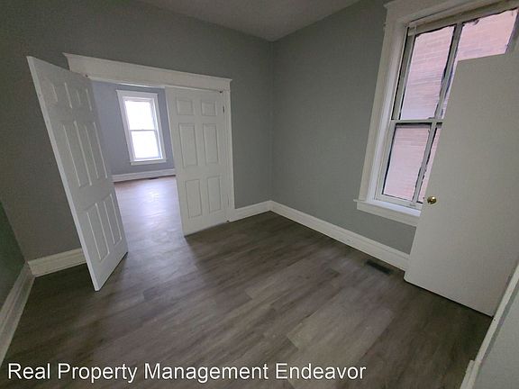 5th image of 3623 Bamberger Ave #1F