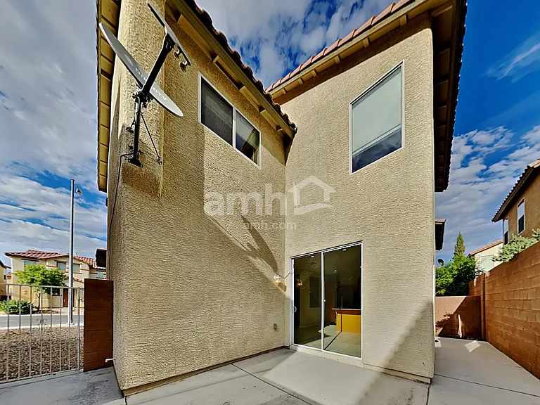 29 Belden Ave — Photo 21