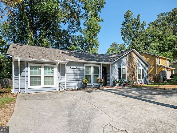 3rd image of 6919 Hickory Log Rd