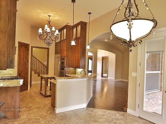 3rd image of 2341 Lynbrook Dr
