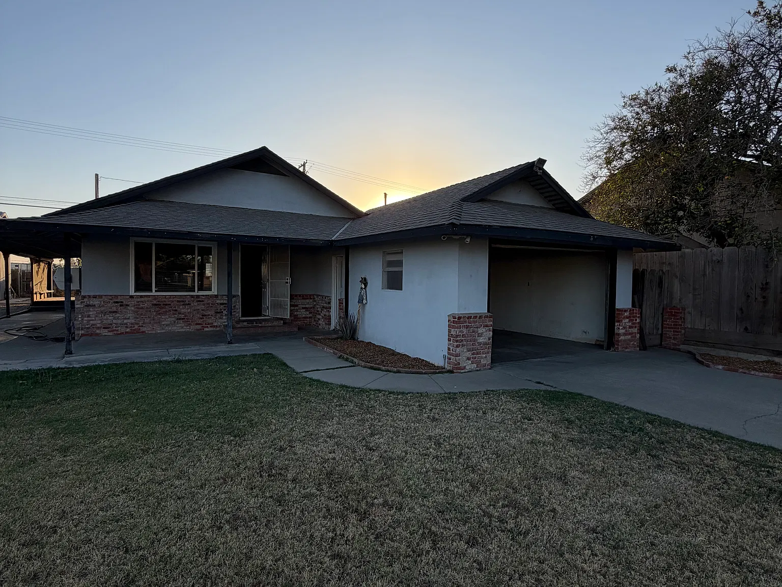 3 bed, 2.5 bath, 1400 sqft, $2,600 — Photo 1