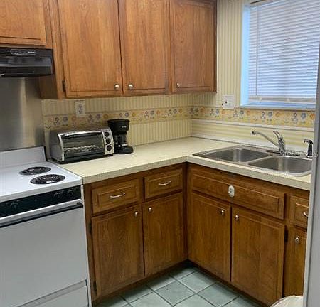 5th image of 1243 S Martin Luther King Jr Ave Unit B201