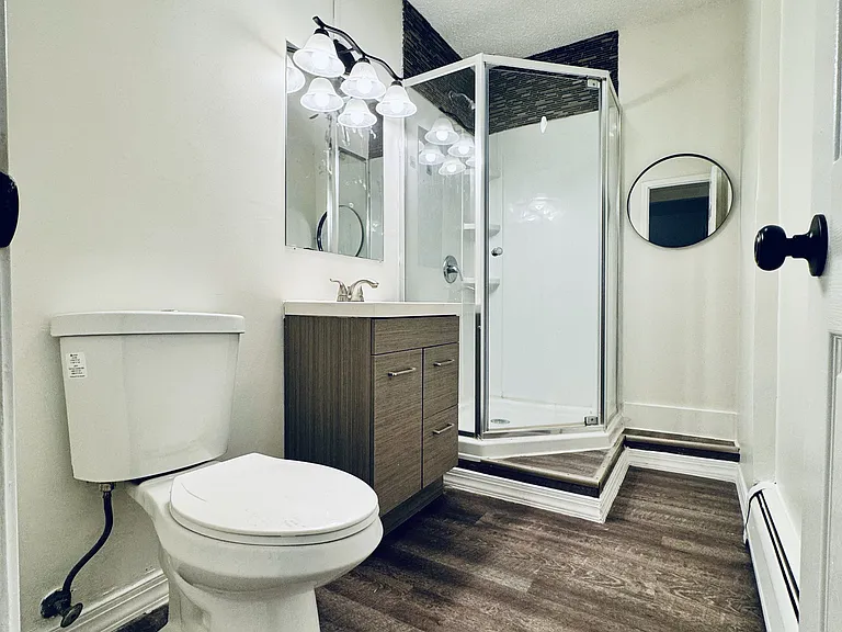 1524 Mount Hope Ave #1 — Photo 8