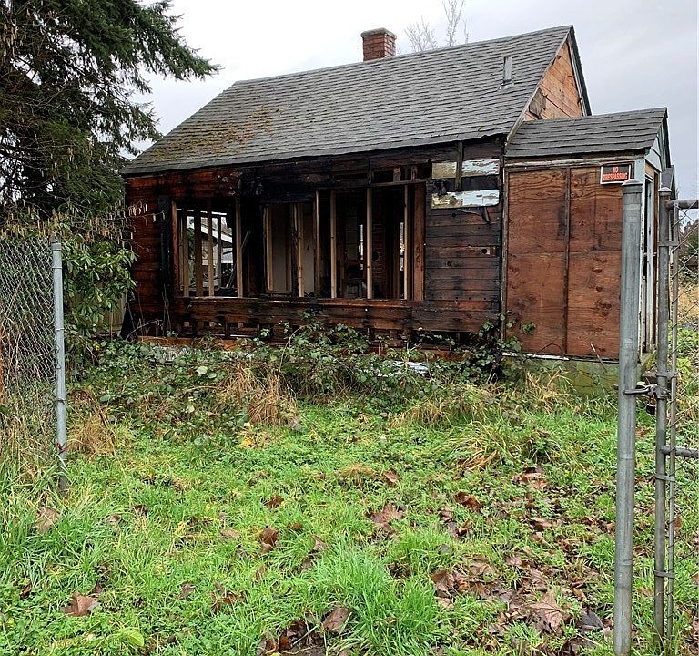 2nd image of 32052 E Bird St