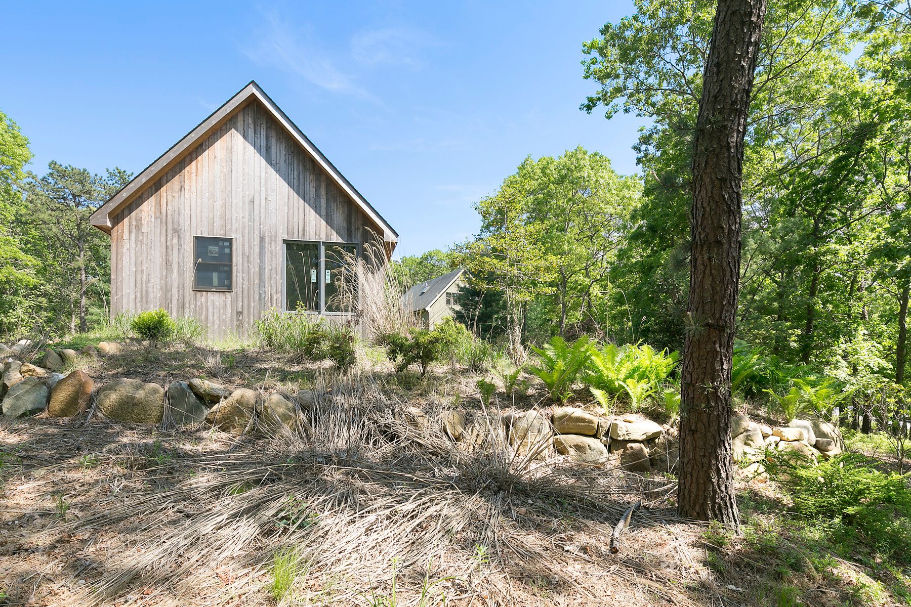 499 Route 114 in East Hampton Out East