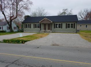 900 Clover Ln, Manchester, TN 37355