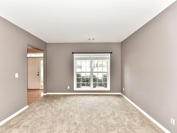 5th image of 605 Beckenham Walk Dr
