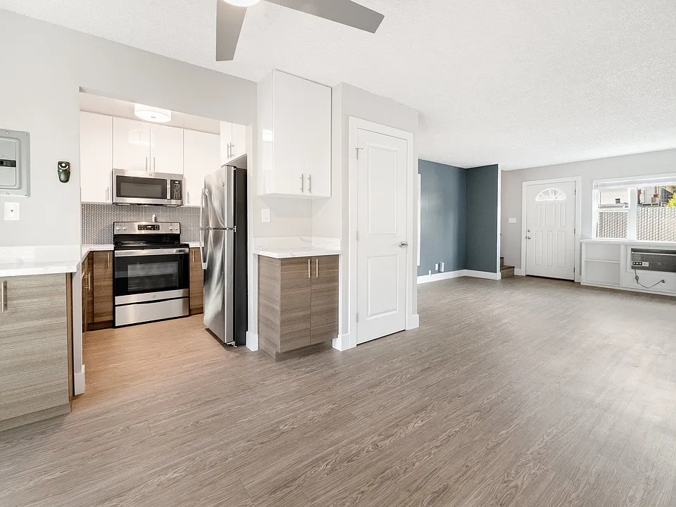 678 Bellflower