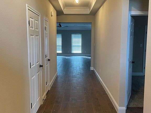 4th image of 5721 Wellesley Ave