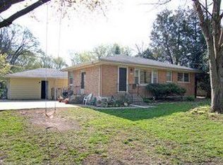 6N237 Oakwood Dr, St Charles, IL