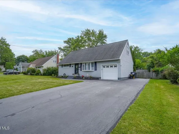 2240 Webster Drive, Niskayuna, NY 12309