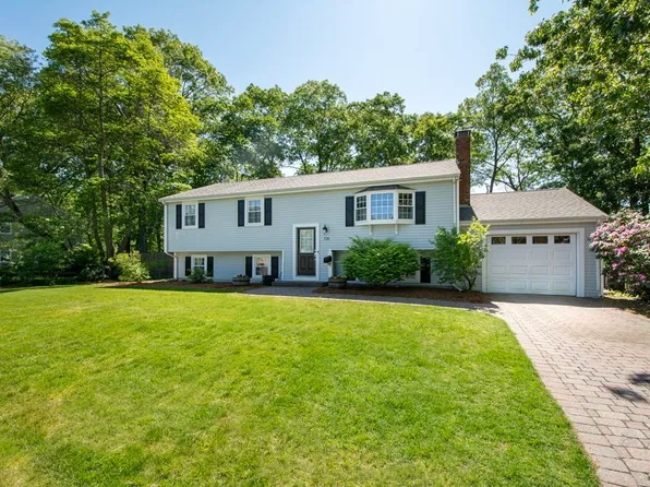 118 Lintric Dr, Weymouth, MA 02190