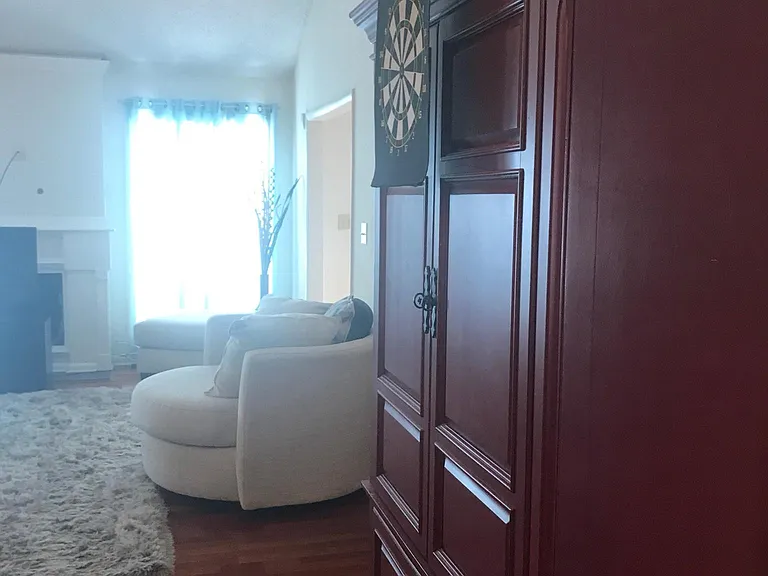 697 Serramonte Dr — Photo 8