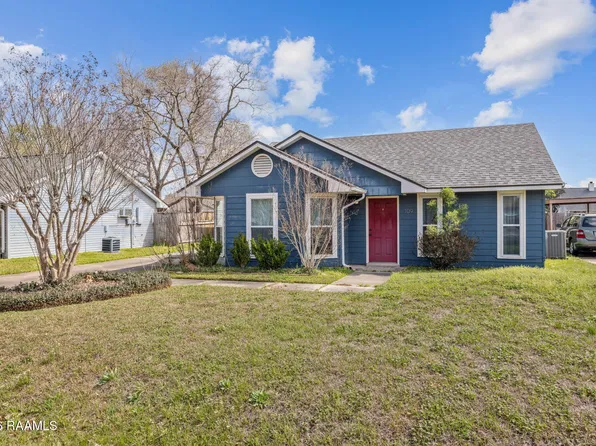 109 Marietta Dr, Youngsville, LA 70592