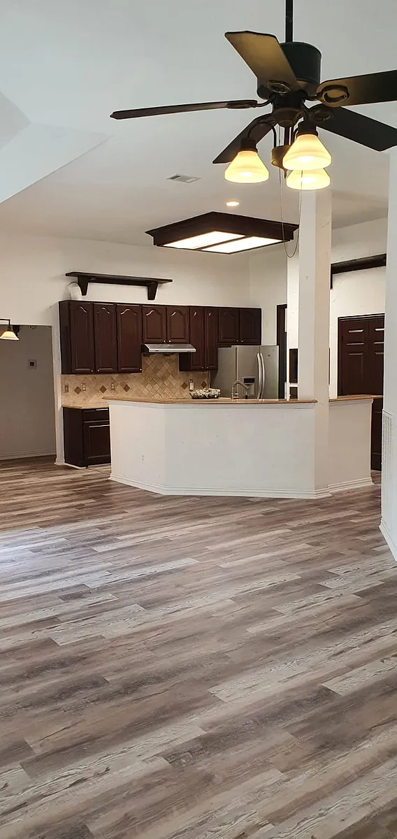 Building Photo - 9720 Windy Hollow Dr