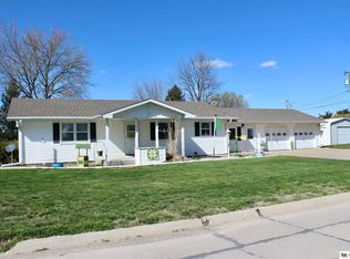 306 W 11th St, Dorchester, NE 68343