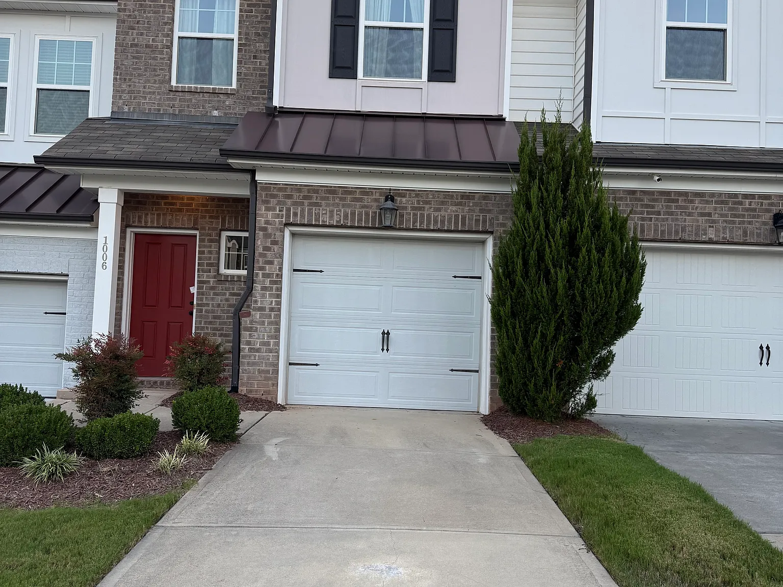 3 bed, 1932 sqft, $2,295 — Photo 1
