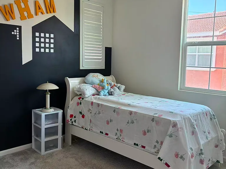 413 E Gouda Ct — Photo 3