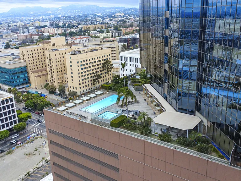 1100 Wilshire Blvd #2607 — Photo 2