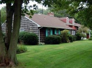 12 Gerard St, Bellport, NY 11713