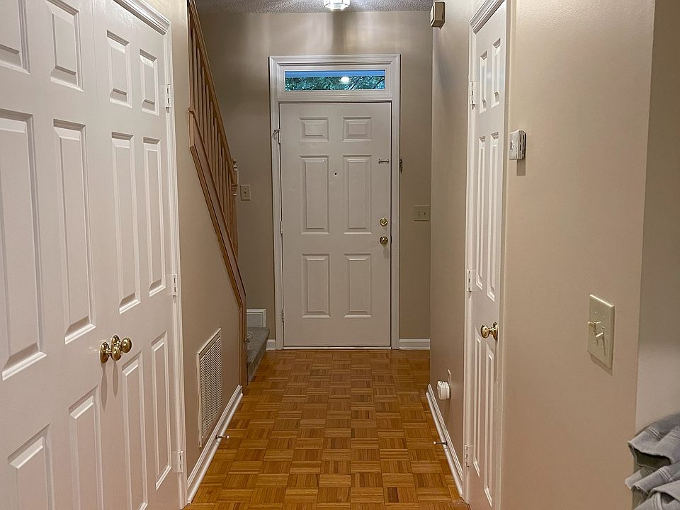 Entry hall (from kitchen)