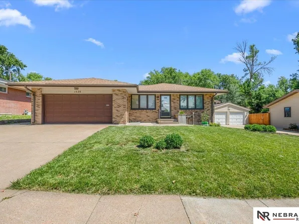 1520 Fairfield St, Lincoln, NE 68521